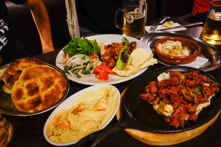 Gastronomi ve sofra - Fotoğraf Zion C, Unsplash