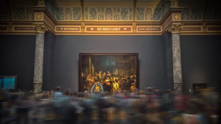 Müze ve sanat eseri - Fotoğraf Václav Pluhař, Unsplash